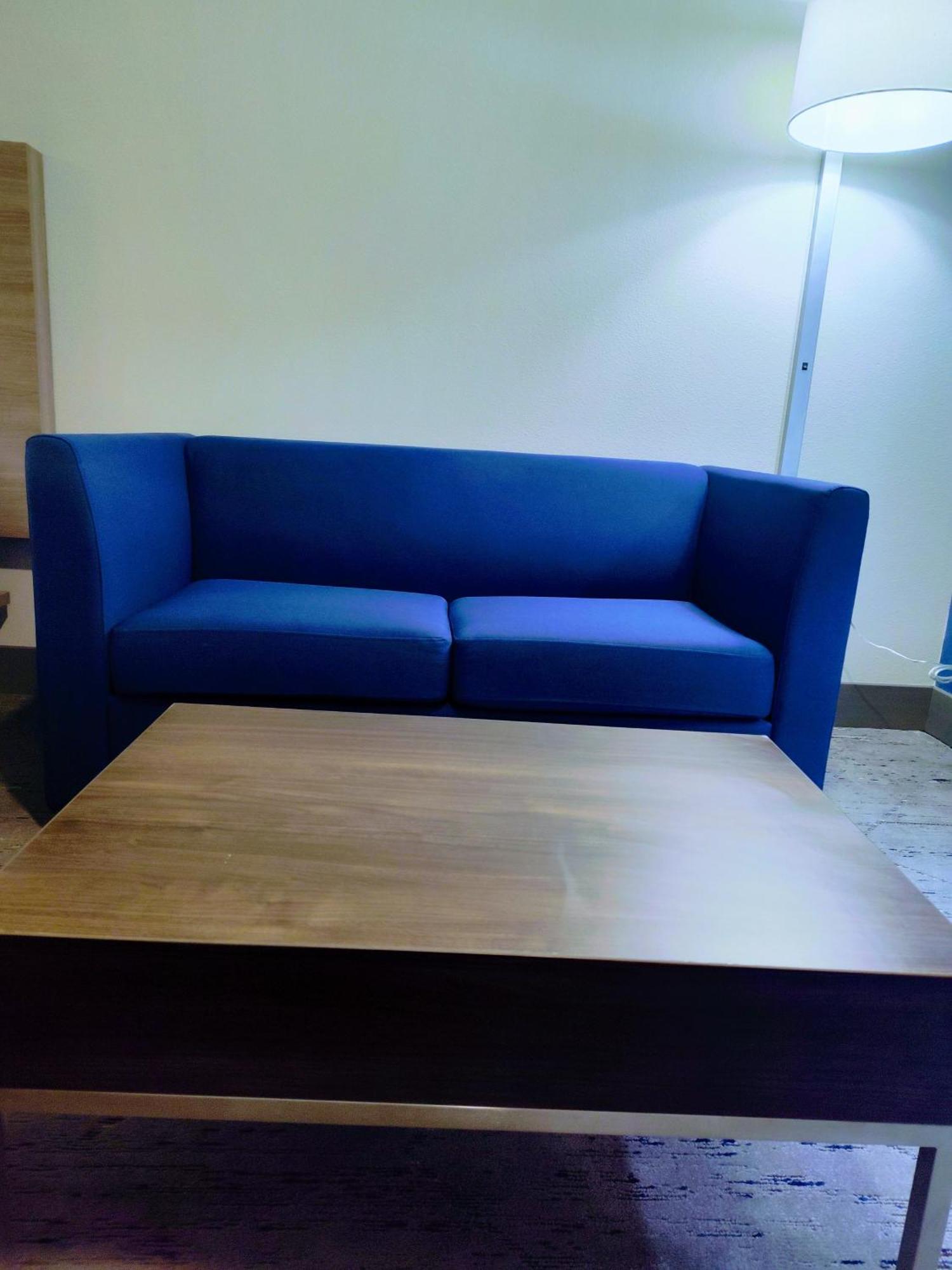 Holiday Inn Express Kenedy By Ihg Kültér fotó
